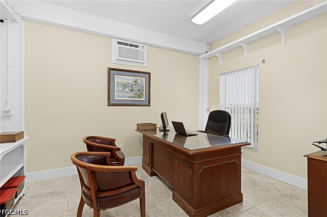 2096 Macadamia St Property Photo 4
