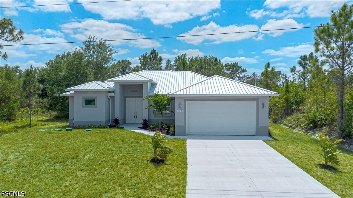 438 Raymer St Property Photo