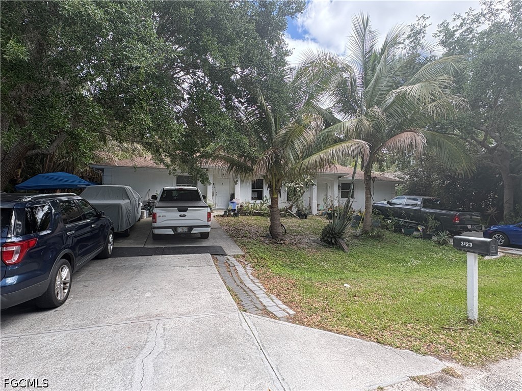 3123 Pine Tree Dr Property Photo 2