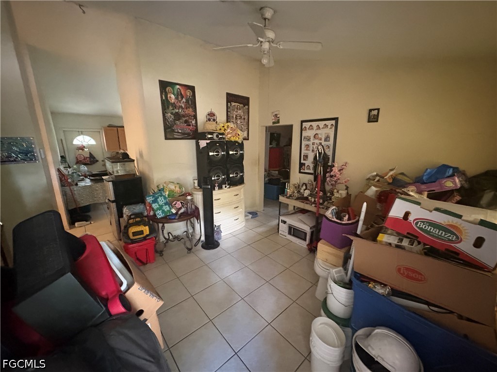 3123 Pine Tree Dr Property Photo 5