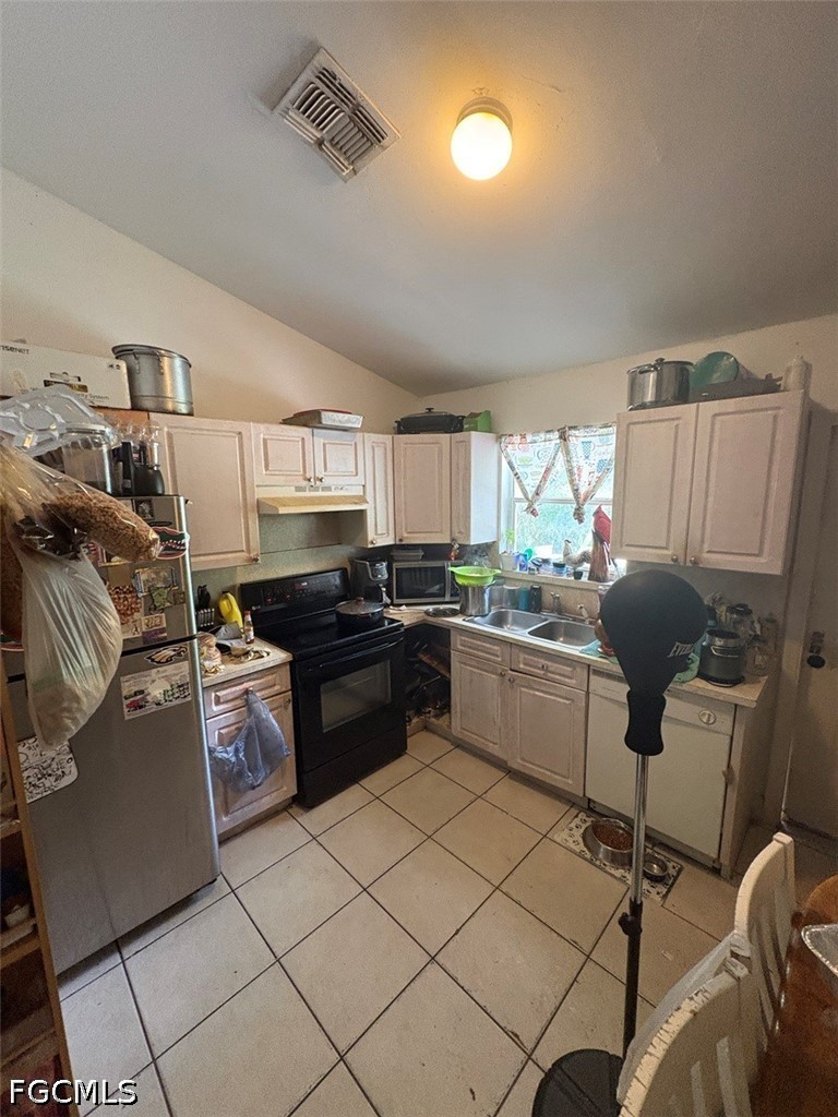 3123 Pine Tree Dr Property Photo 30