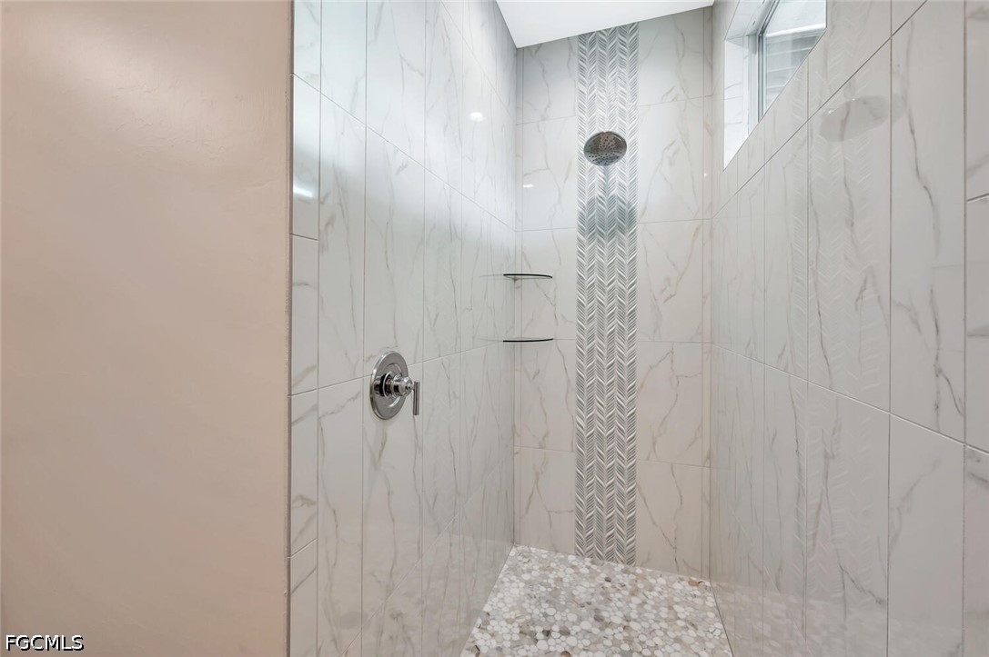 5870 Shell Cove Dr Property Photo 45