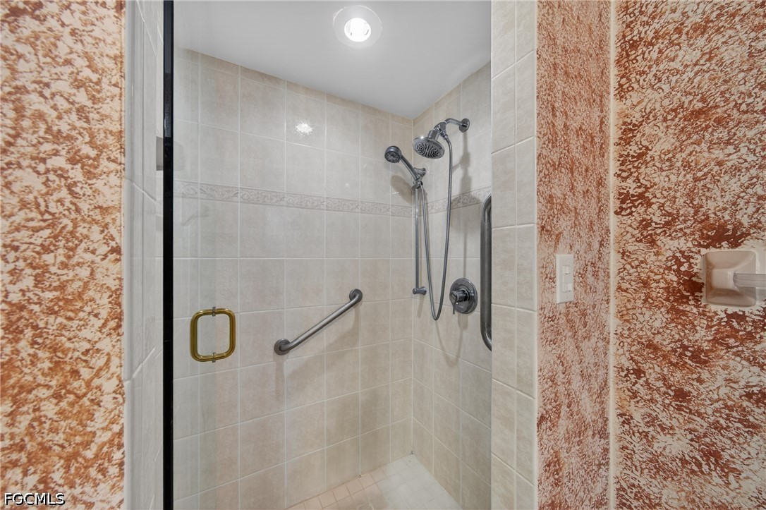 6731 Eagle Tree Ct Property Photo 16