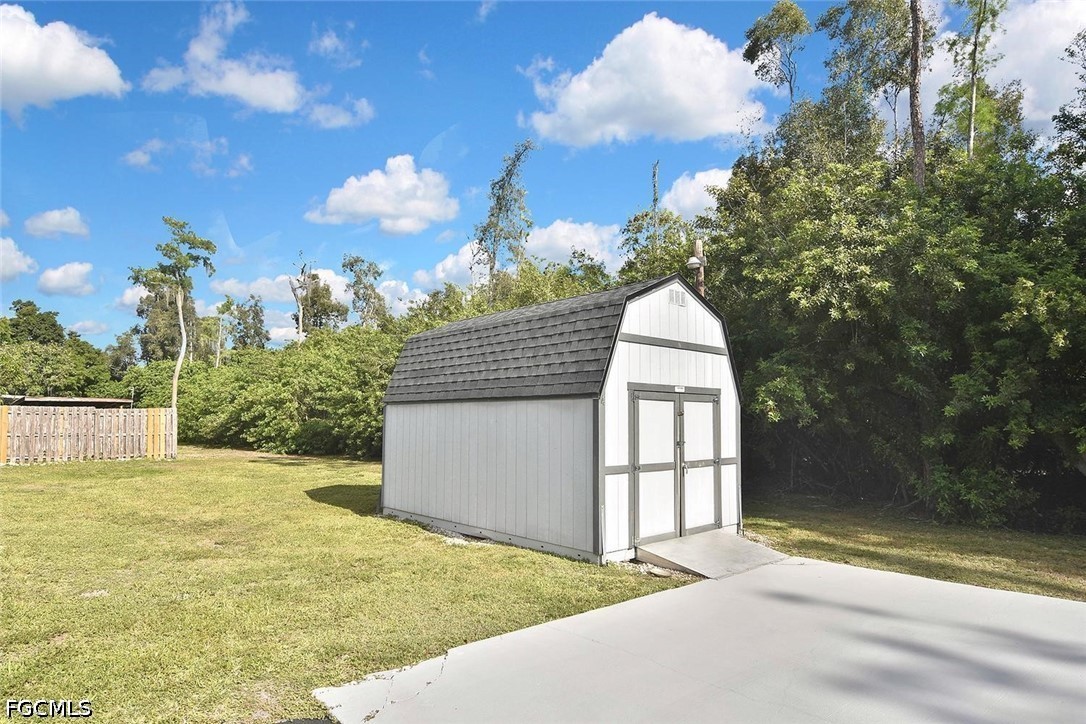 12206 Honeysuckle Rd Property Photo 33