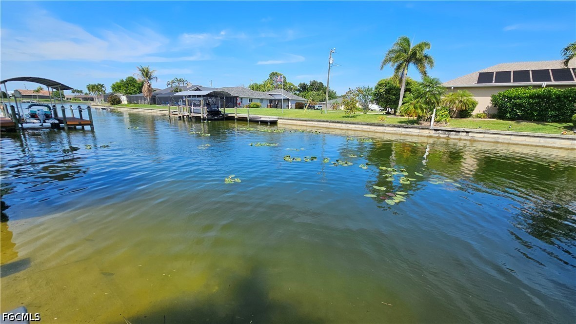 421 SE 10th AVE Property Photo 1