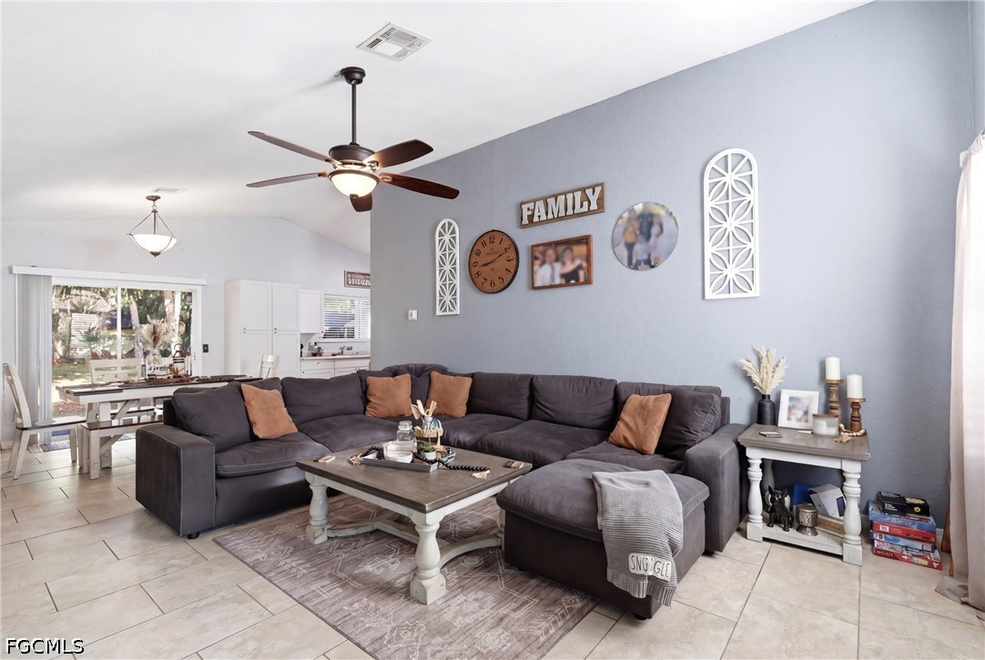 4022 E Sunflower Cir Property Photo 6
