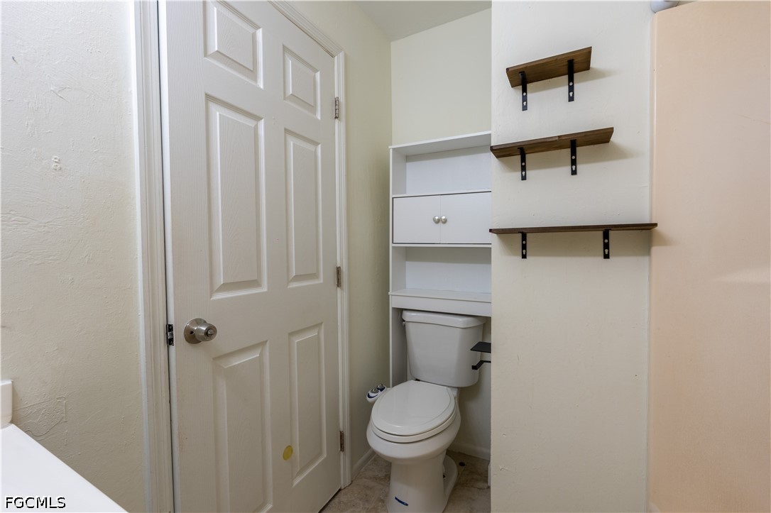 4323 7th St W Property Photo 5