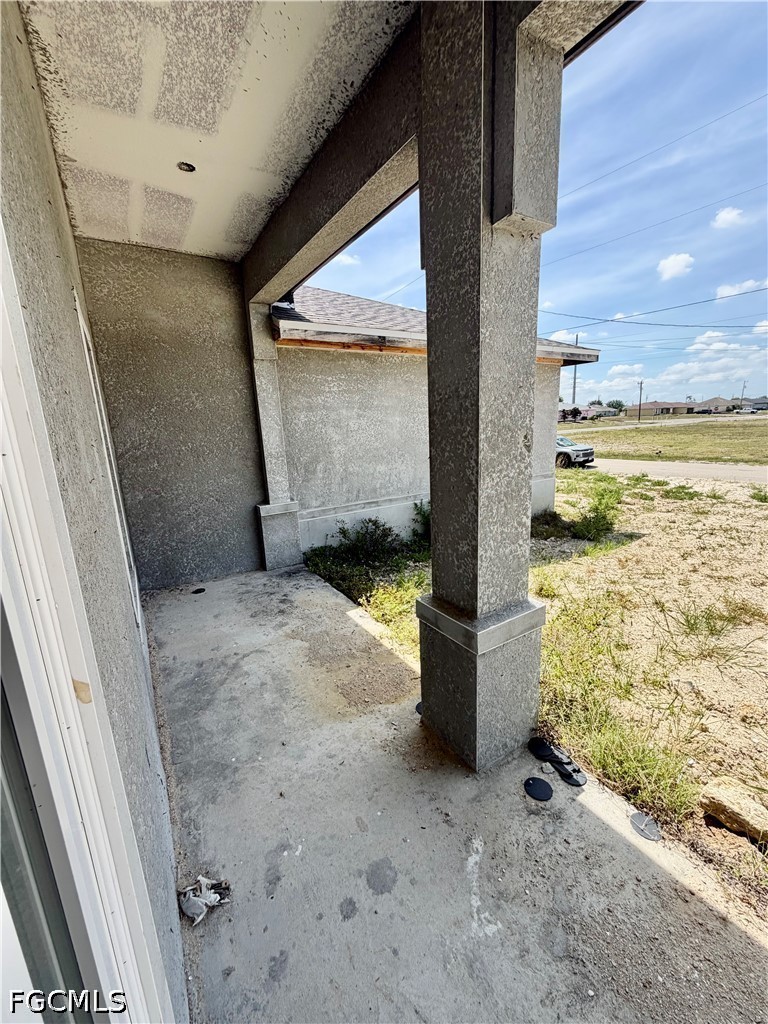 1123 Nw 24th Ter Property Photo 4