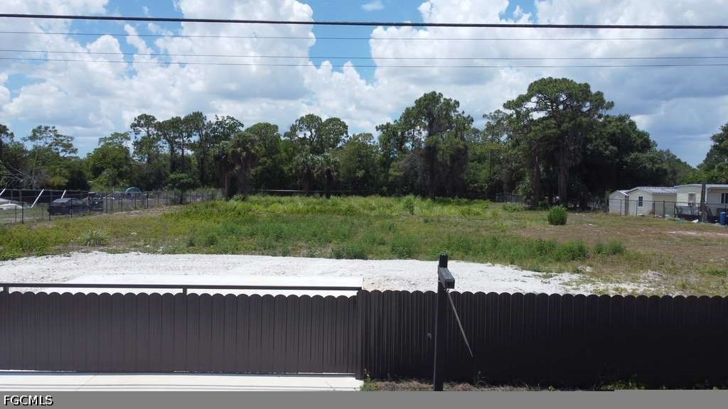 8226 Grady Dr Property Photo 3