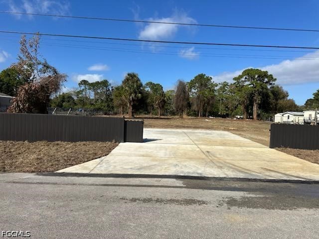 8226 Grady Dr Property Photo 4