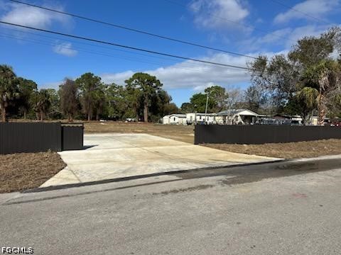 8226 Grady Dr Property Photo 5