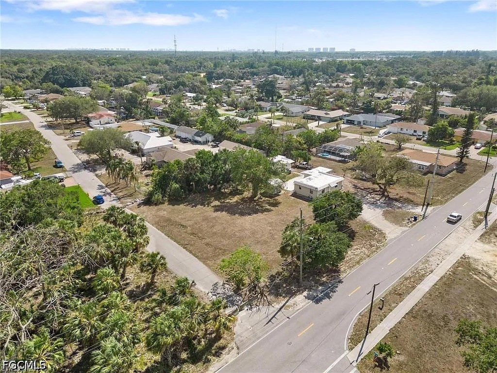 27820 Lime St Property Photo 4