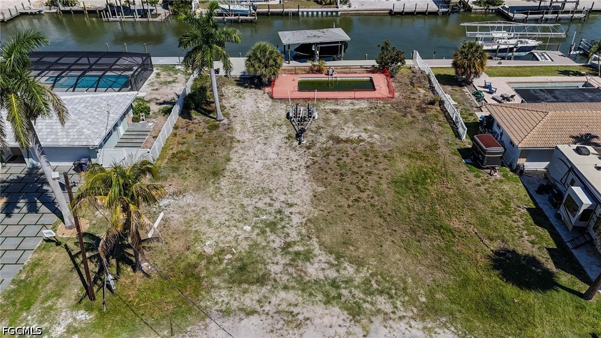 207 Ibis St Property Photo 6