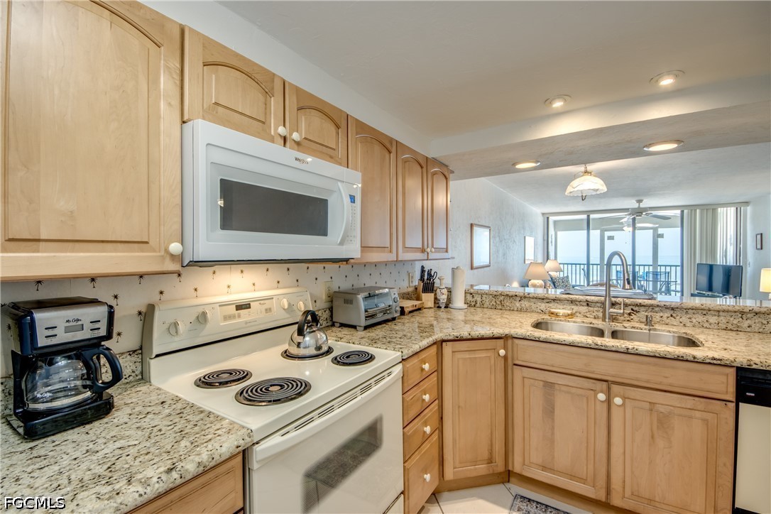 6400 Estero Blvd 1101 Property Photo 15