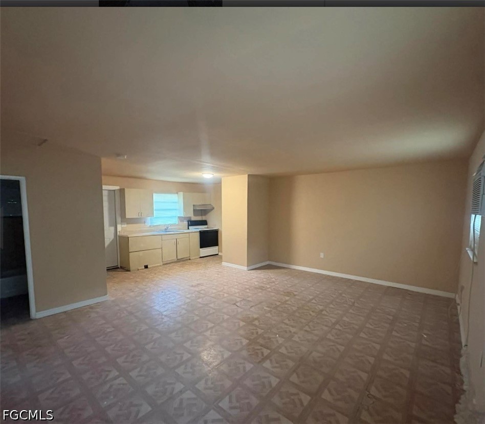 227 Maria St Property Photo 3