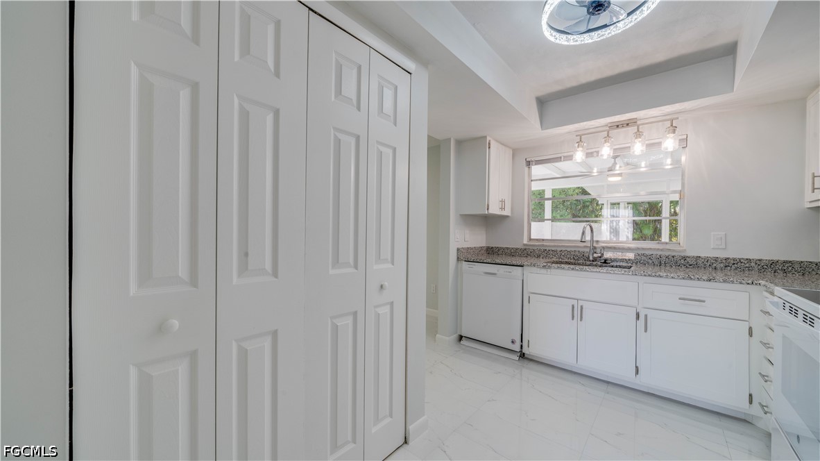 5657 Eichen Cir E Property Photo 14