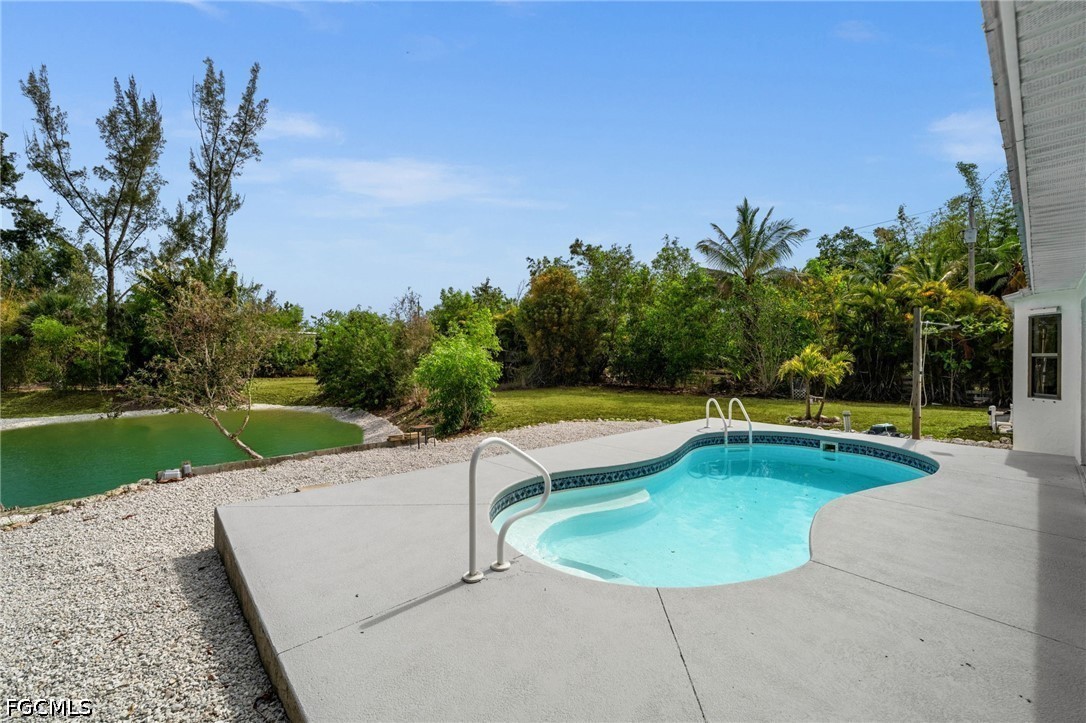 5563 Bay Point Rd Property Photo 11