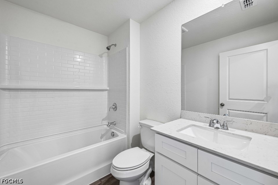 943 Broad St E Property Photo 12