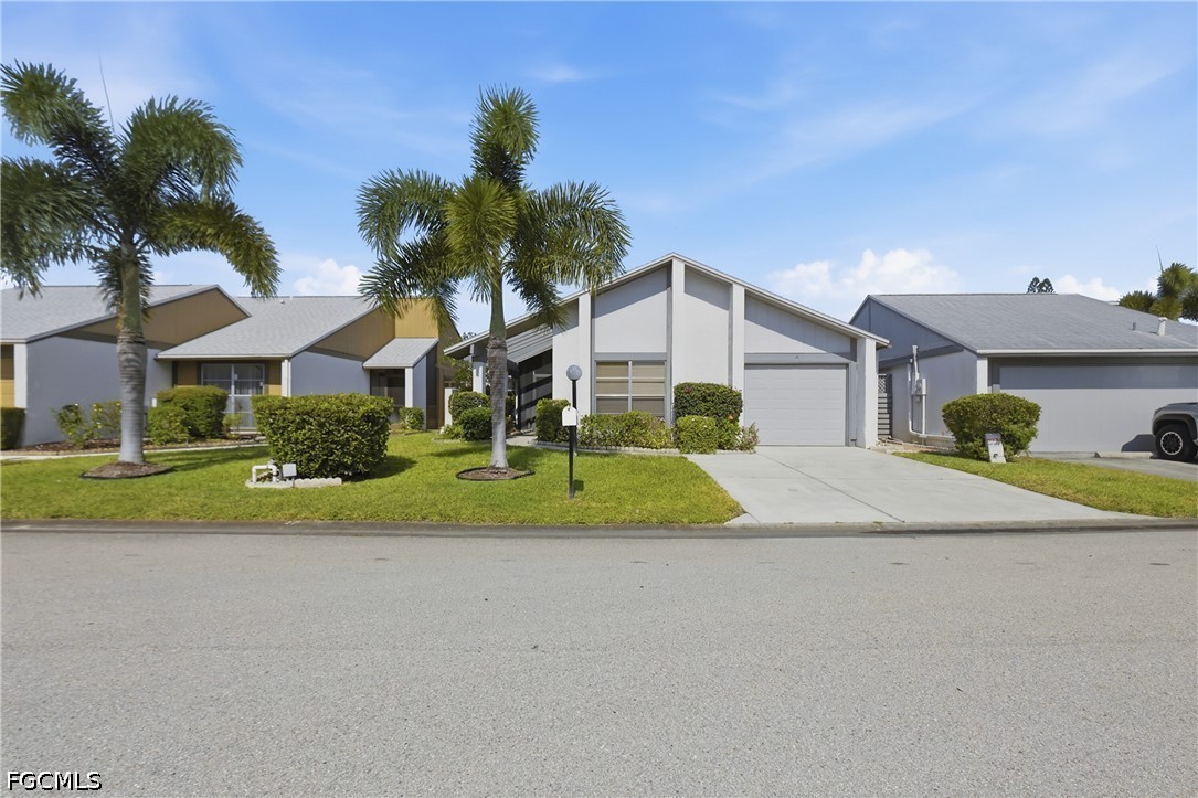 9753 Maplecrest Cir Property Photo 6