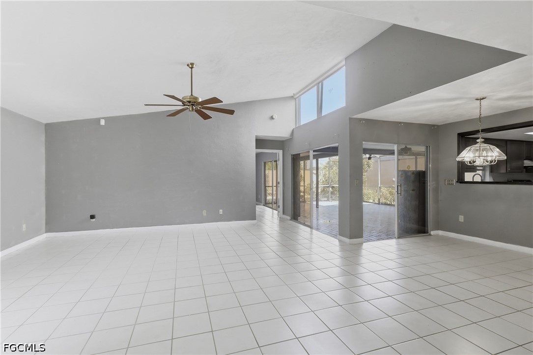 9753 Maplecrest Cir Property Photo 8