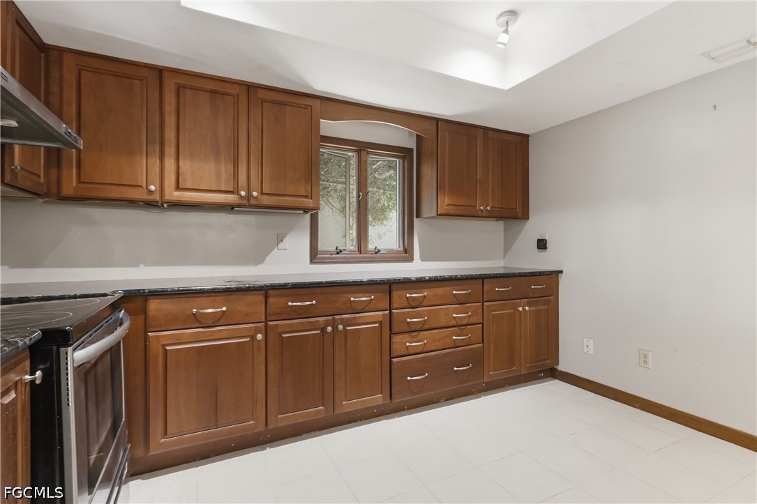 9753 Maplecrest Cir Property Photo 13
