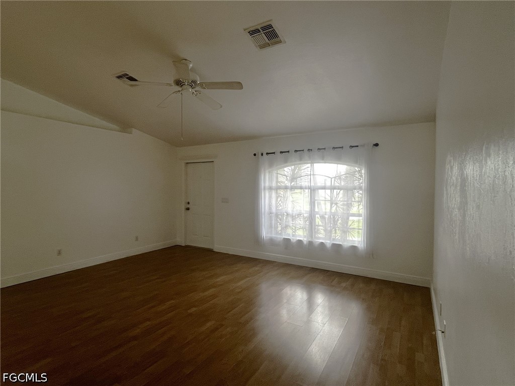 2136 Nw 22nd Pl Property Photo 5