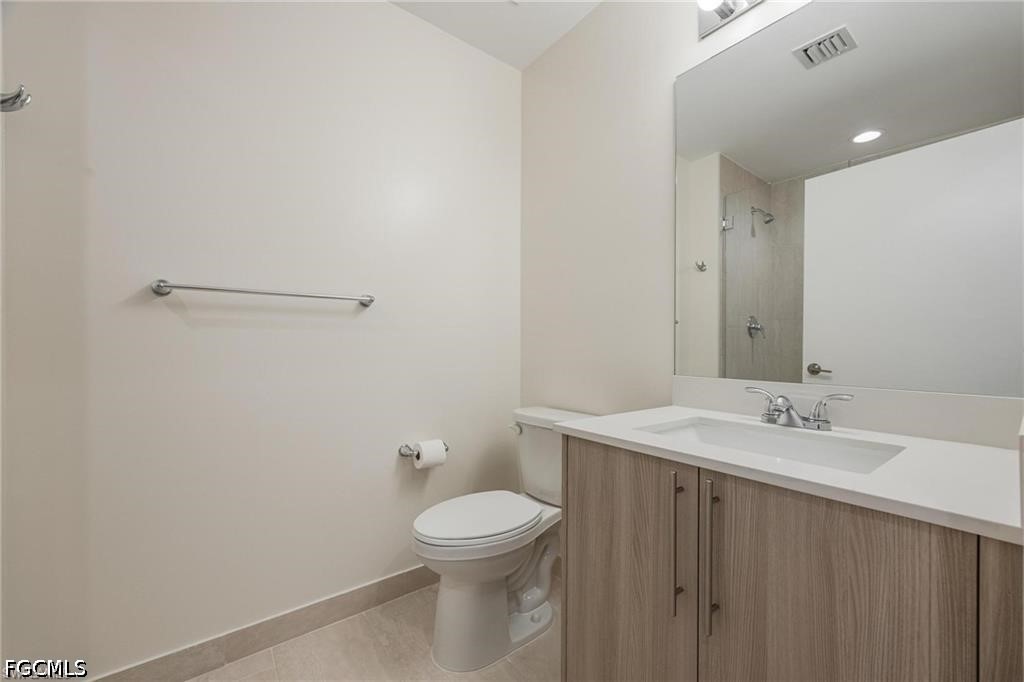 15901 Royal Pointe Ln 306 Property Photo 24