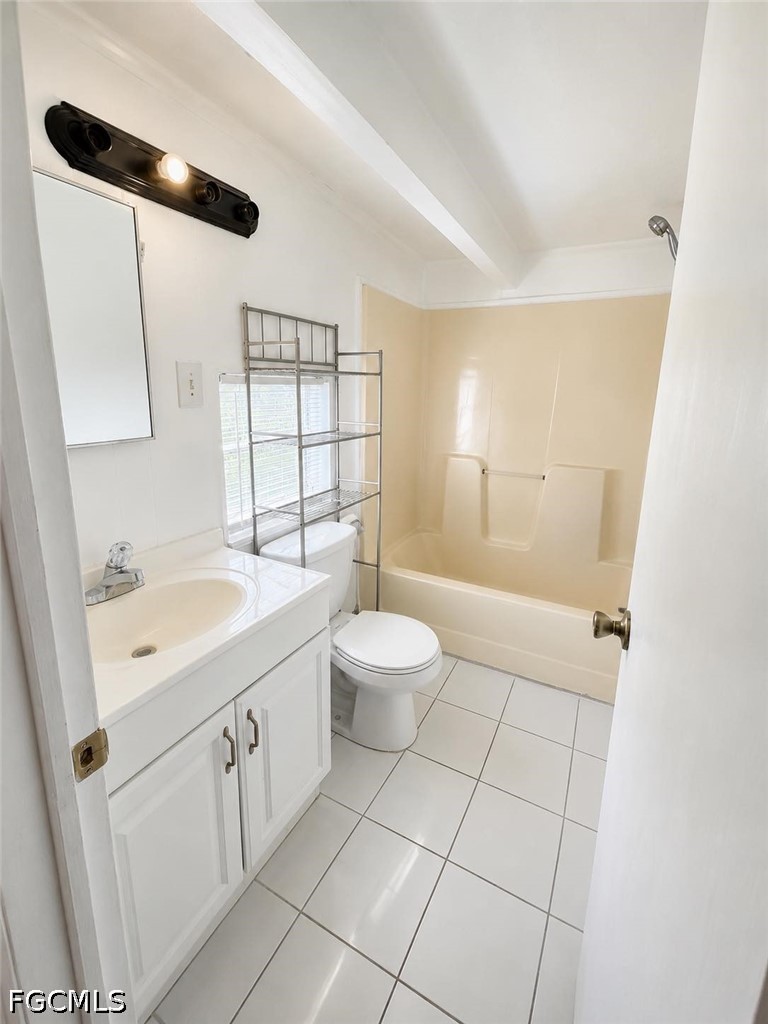 2204 Coronet St Property Photo 11