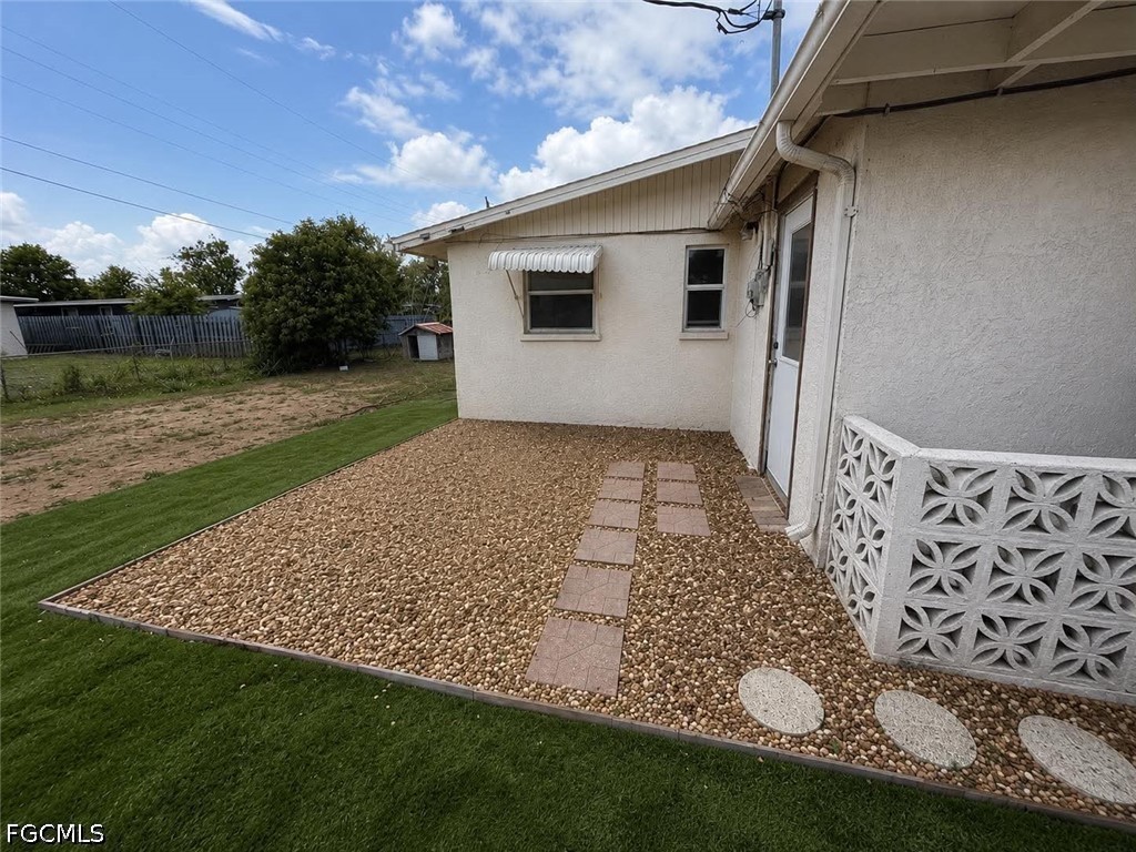 2204 Coronet St Property Photo 18