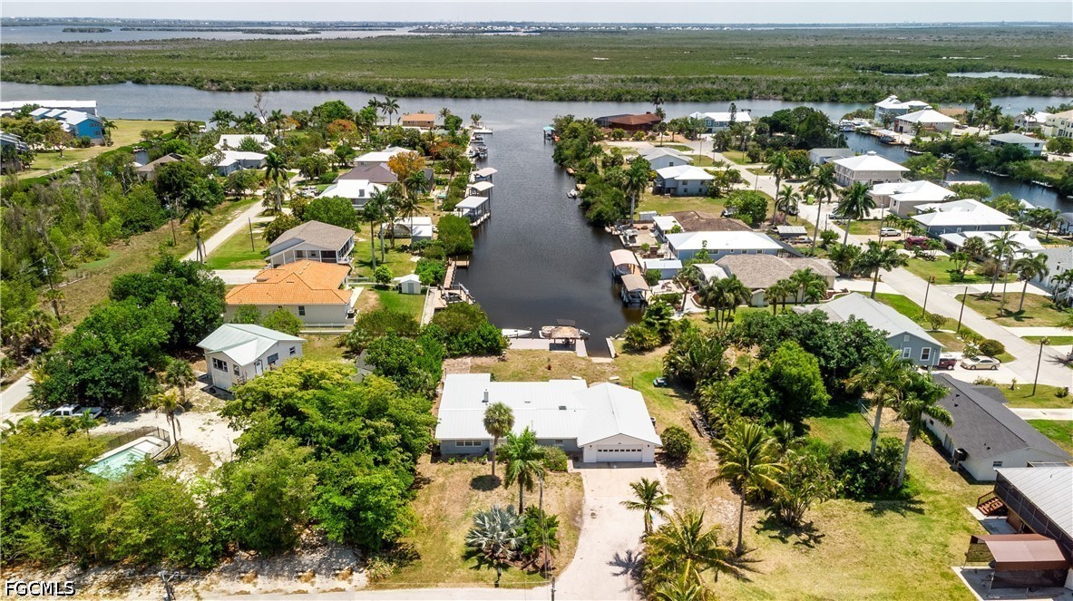 5387 Marina Dr Property Photo 2