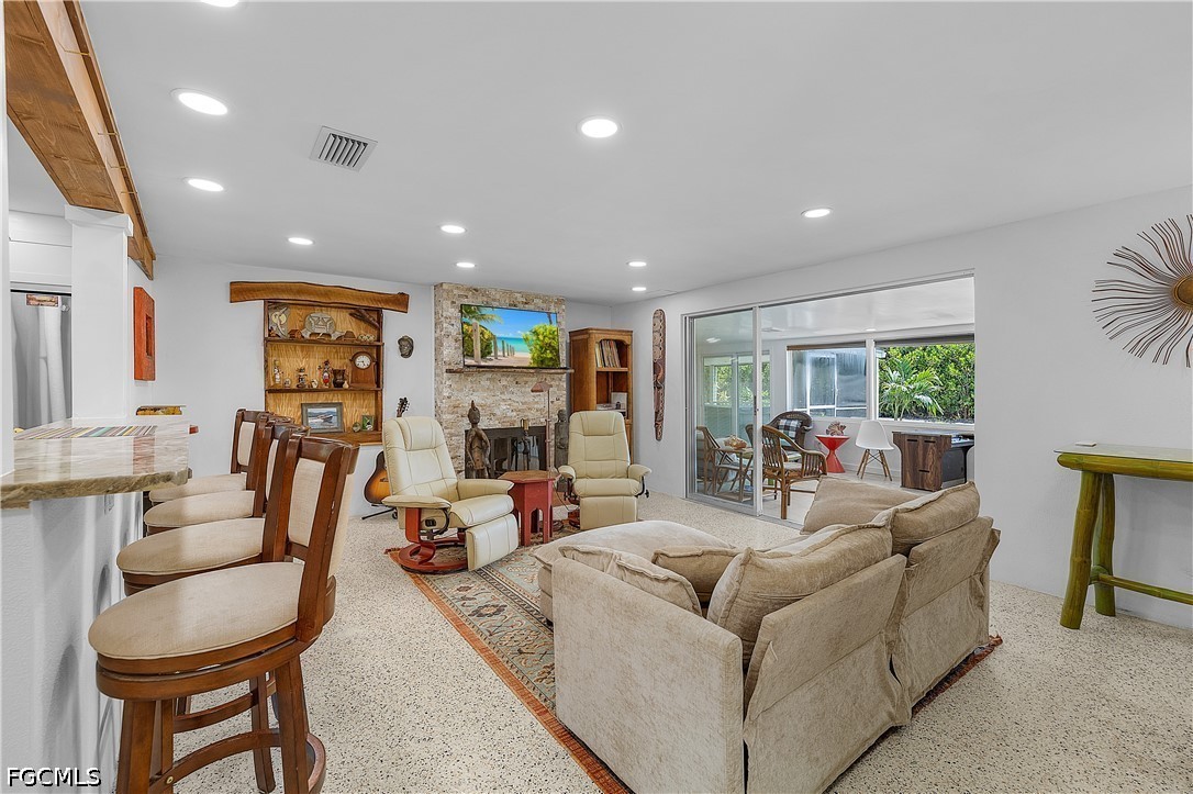 5387 Marina Dr Property Photo 10