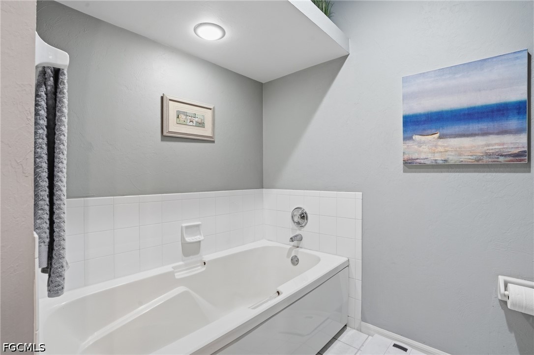 20 Cosmopolitan Dr 4 Property Photo 22