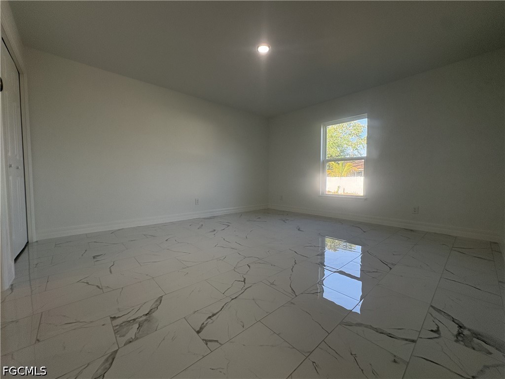 2810 Nw 26th Pl Property Photo 7