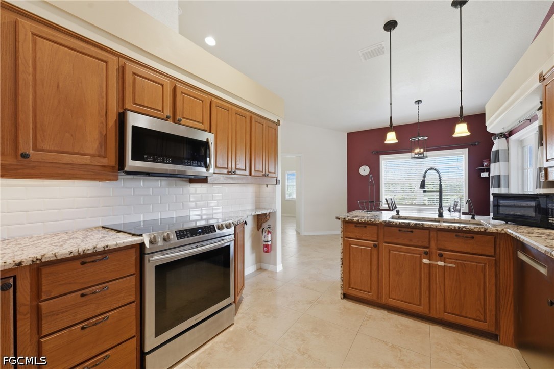640 Clancy St E Property Photo 8