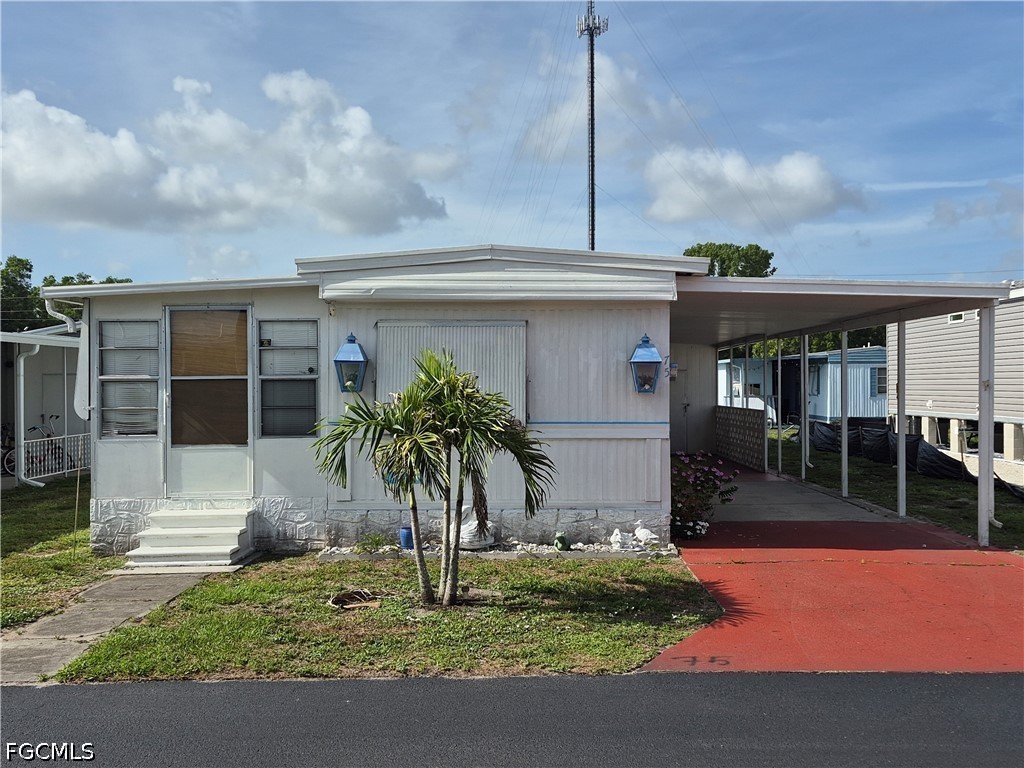 75 Hacienda Blvd Property Photo 3