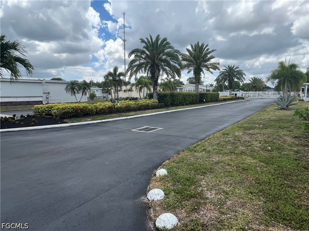 75 Hacienda Blvd Property Photo 16