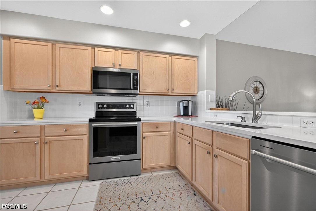 9190 Southmont Cv 202 Property Photo 11
