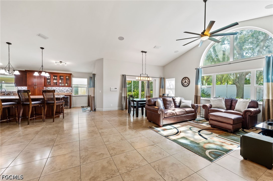 1250 Silverstrand Dr Property Photo 4