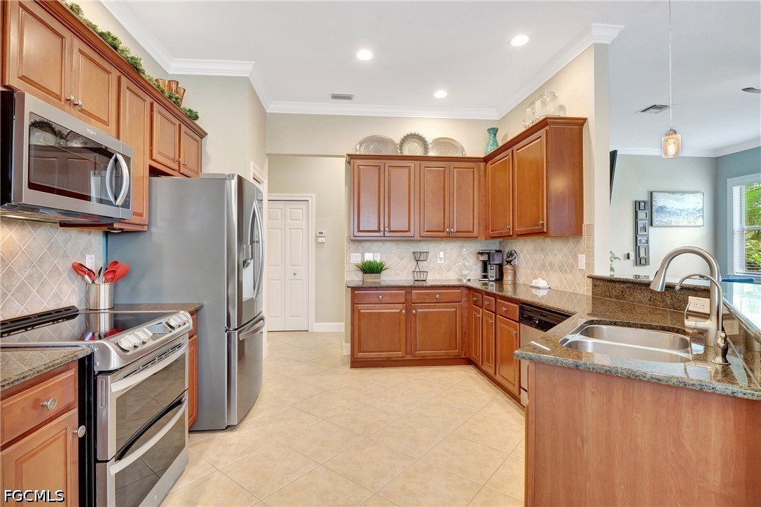 11230 Suffield St Property Photo 11