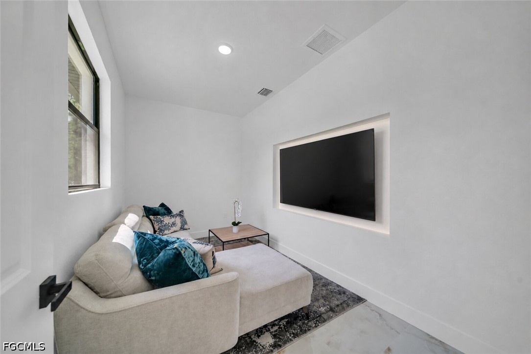 5035 Spinnaker Rd Property Photo 35