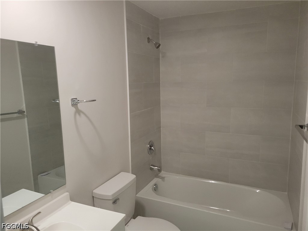 217/219 Cape Coral Pkwy W Property Photo 3