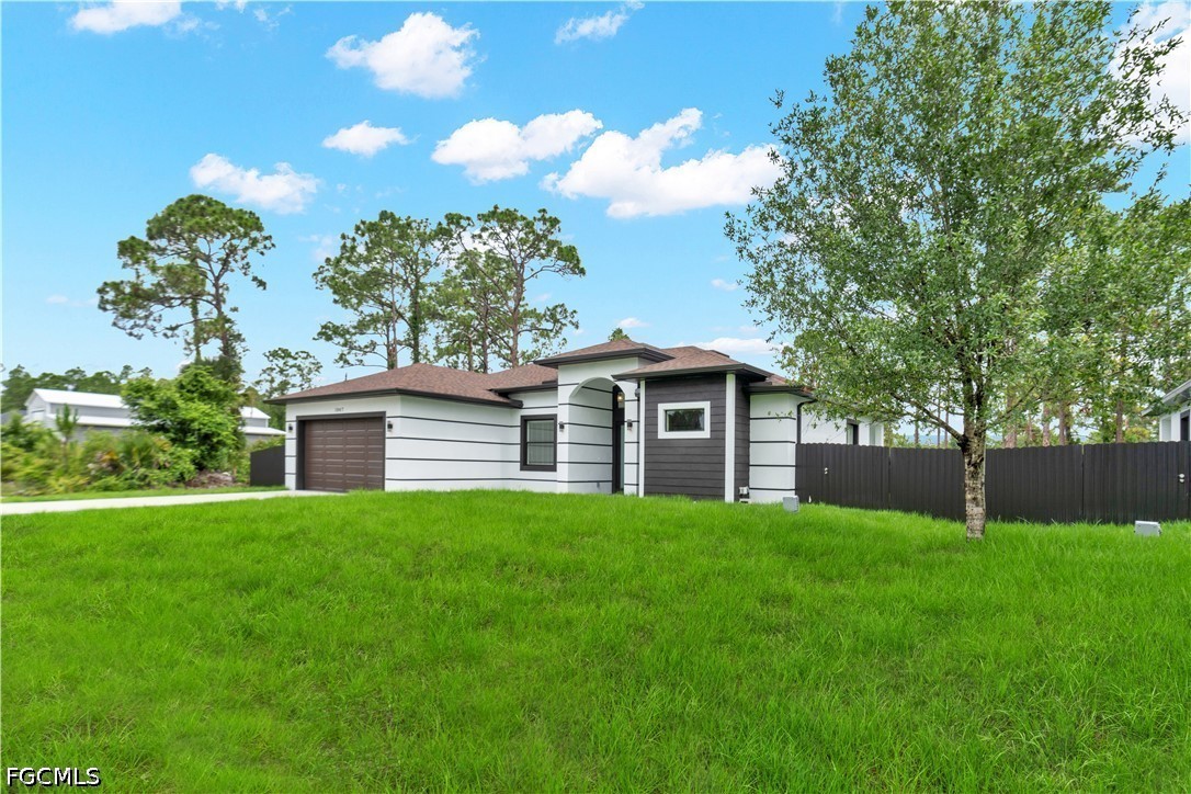 1047 Merry St E Property Photo