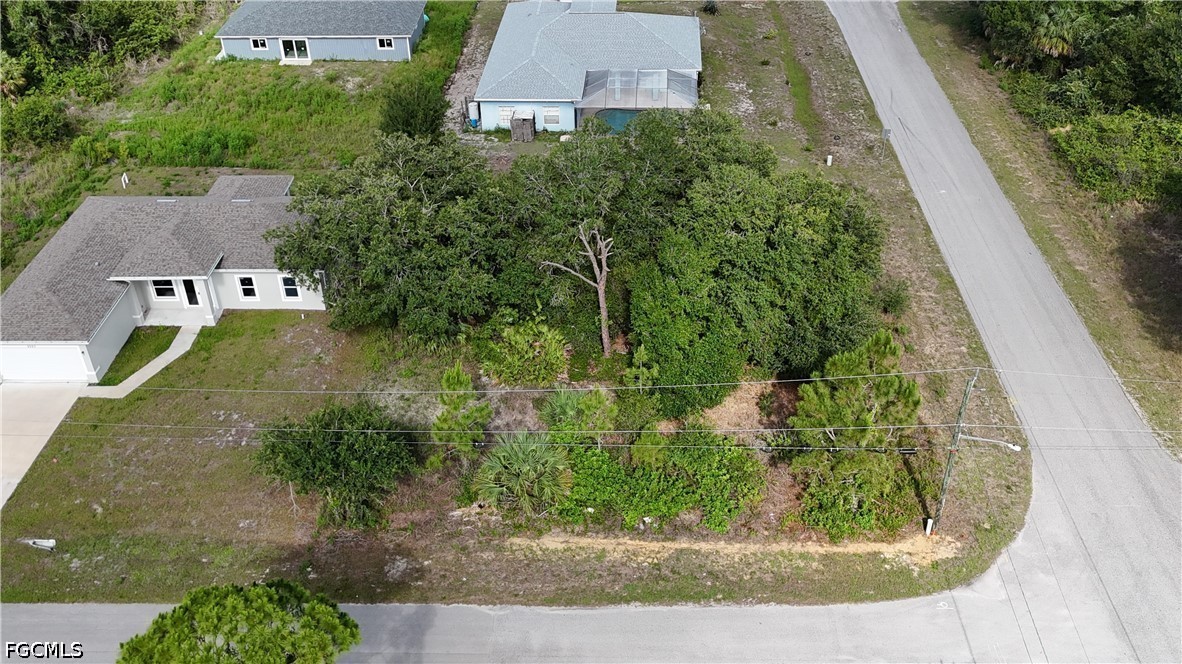 2025 Robert Ave Property Photo 3