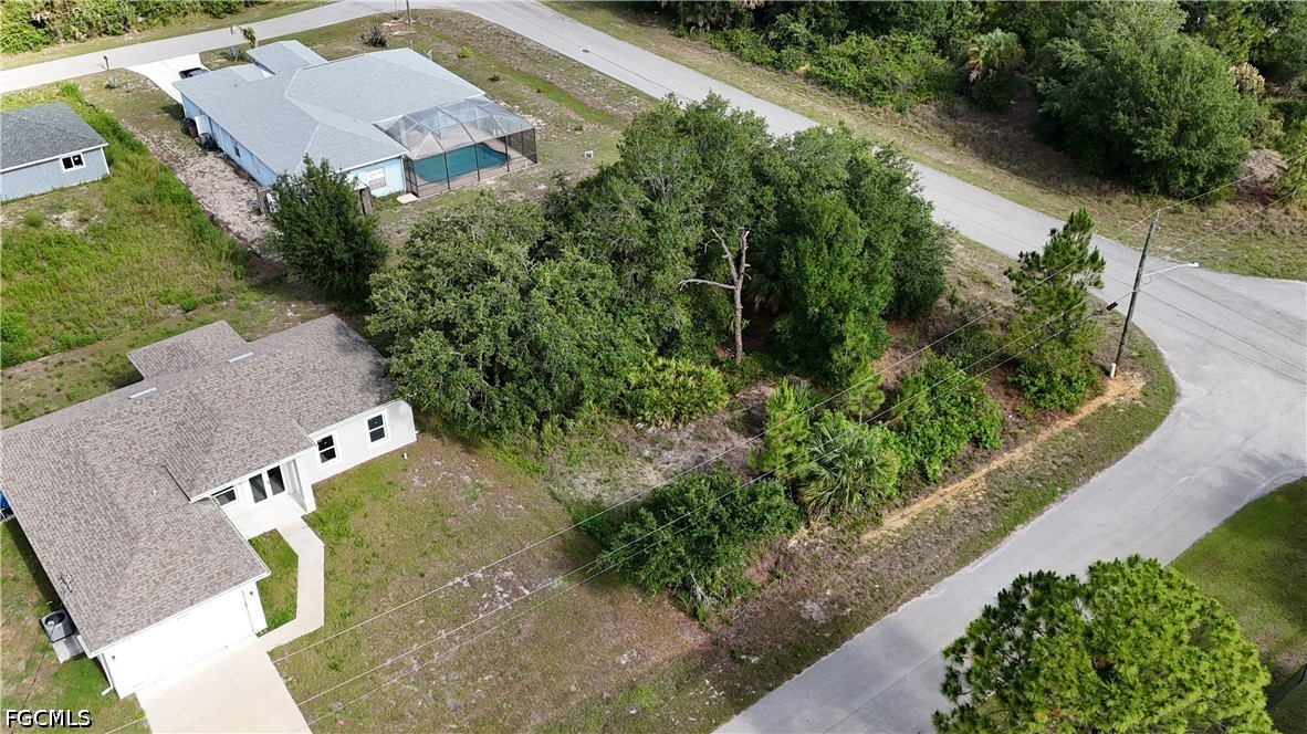 2025 Robert Ave Property Photo 4