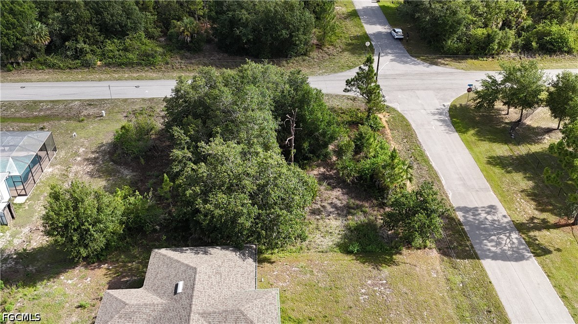 2025 Robert Ave Property Photo 5