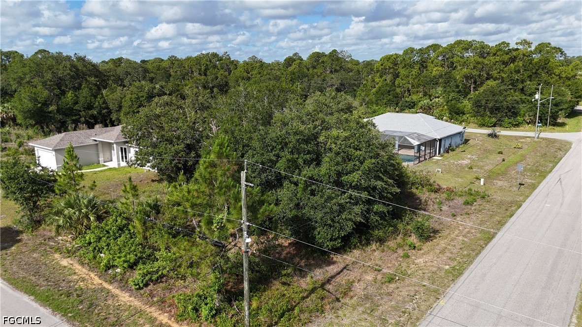 2025 Robert Ave Property Photo 8