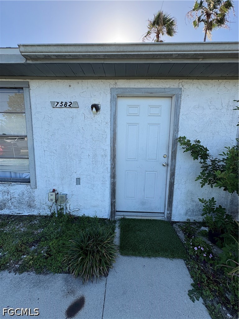 7582-7586 Carrier Rd Property Photo 9
