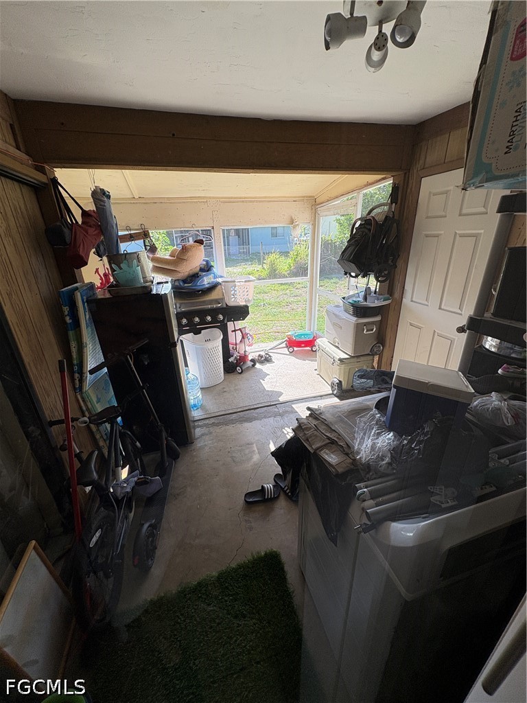 7582-7586 Carrier Rd Property Photo 12