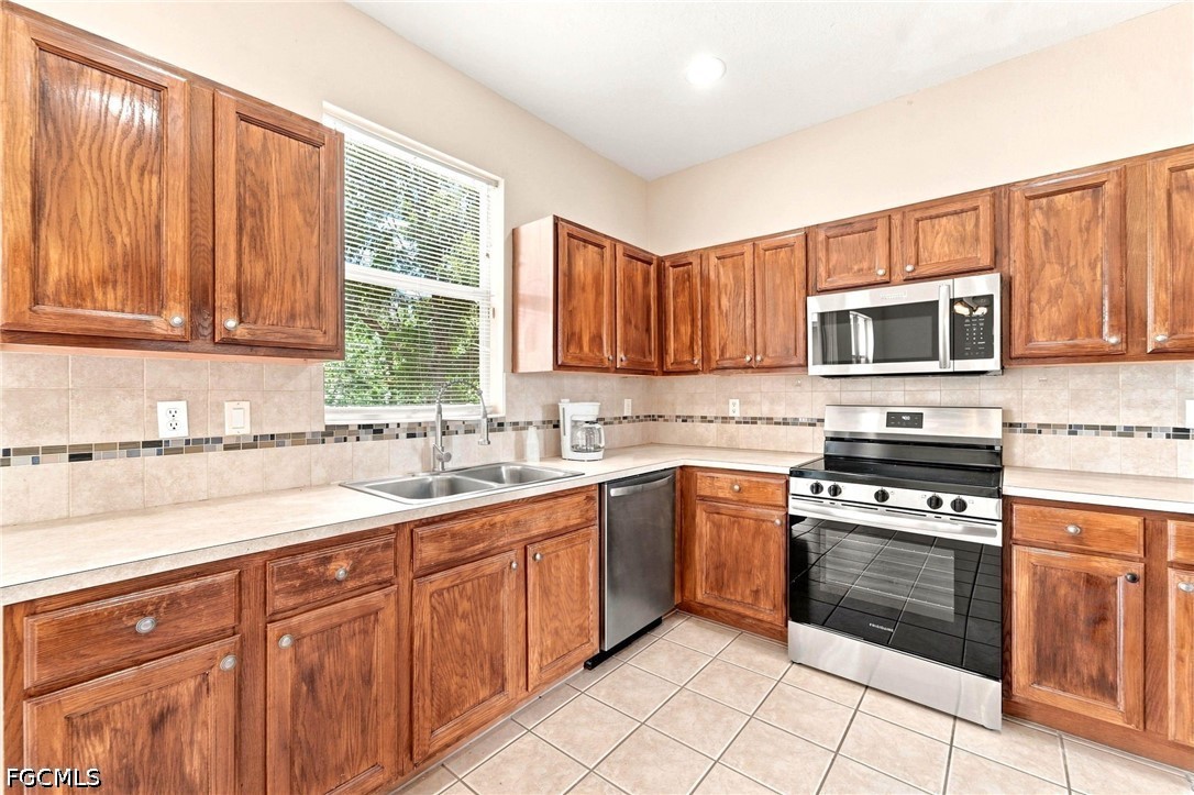 117 Shadow Lakes Dr Property Photo 11