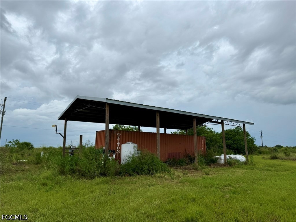 6658 + 6680 4th Rd Property Photo 4